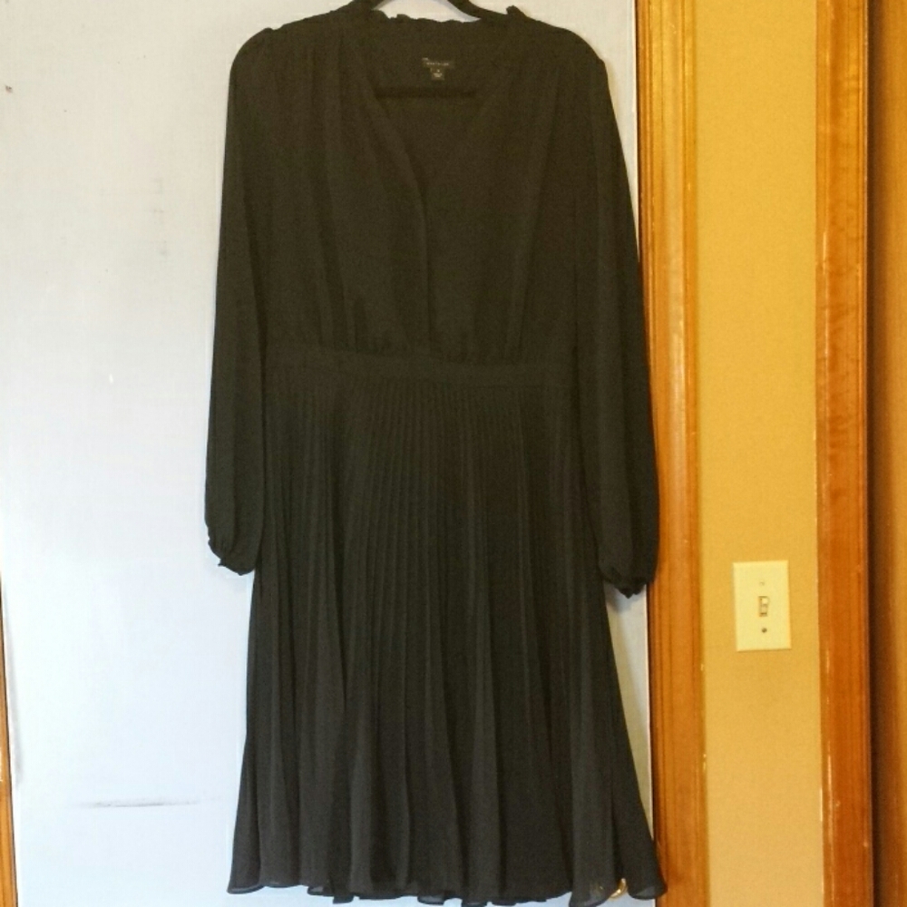 Ann Taylor size 10 black dress
